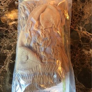 FOOT SMART Gorgeous Tan Brocade Embroidered